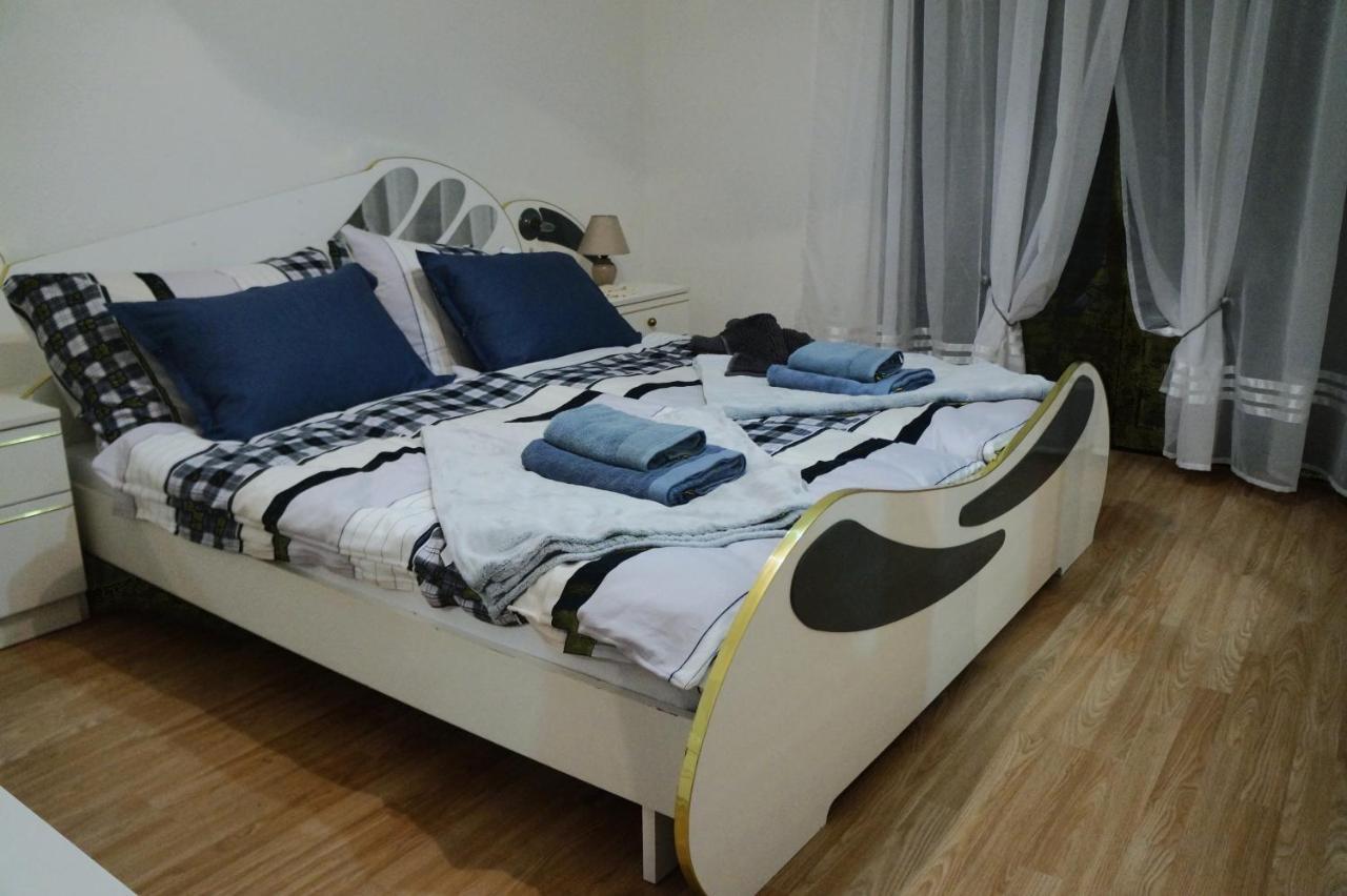 Guest House Lona Golubac Ngoại thất bức ảnh